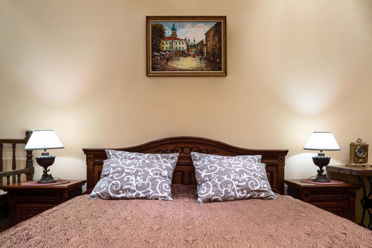 Bed & Breakfast In Downtown Lviv Exterior photo